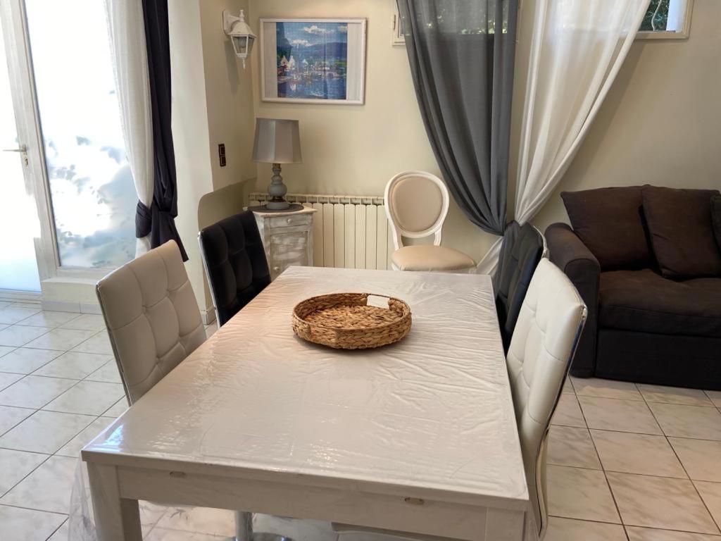 Comme A La Maison Apartment